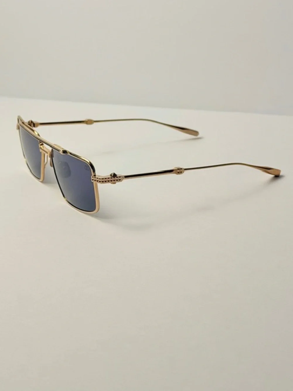 Valentino V-SEI VLS-111A-58 Gold Titanium Sunglasses New Authenticity